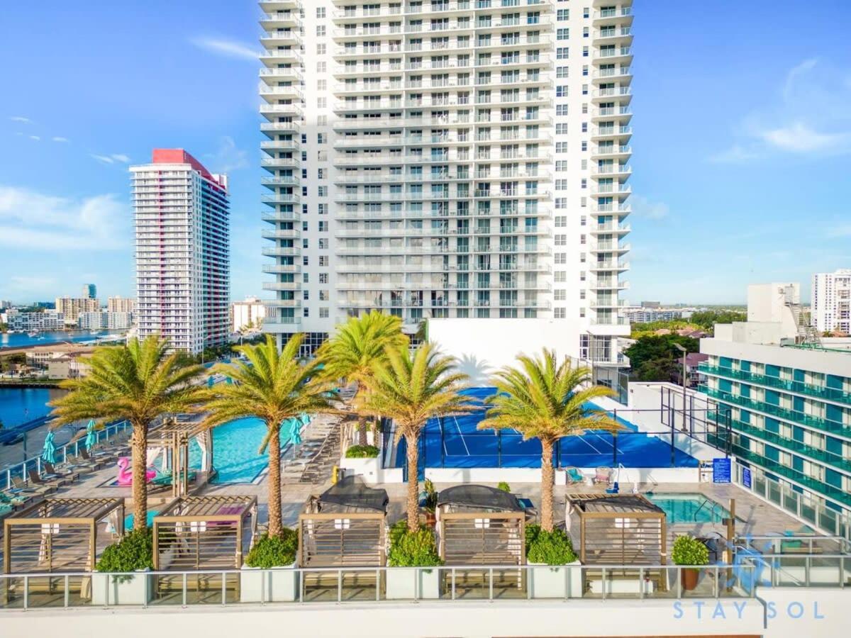 Wrap Around Balcony - Insane Views - Amazing Pools Daire Hollywood Dış mekan fotoğraf