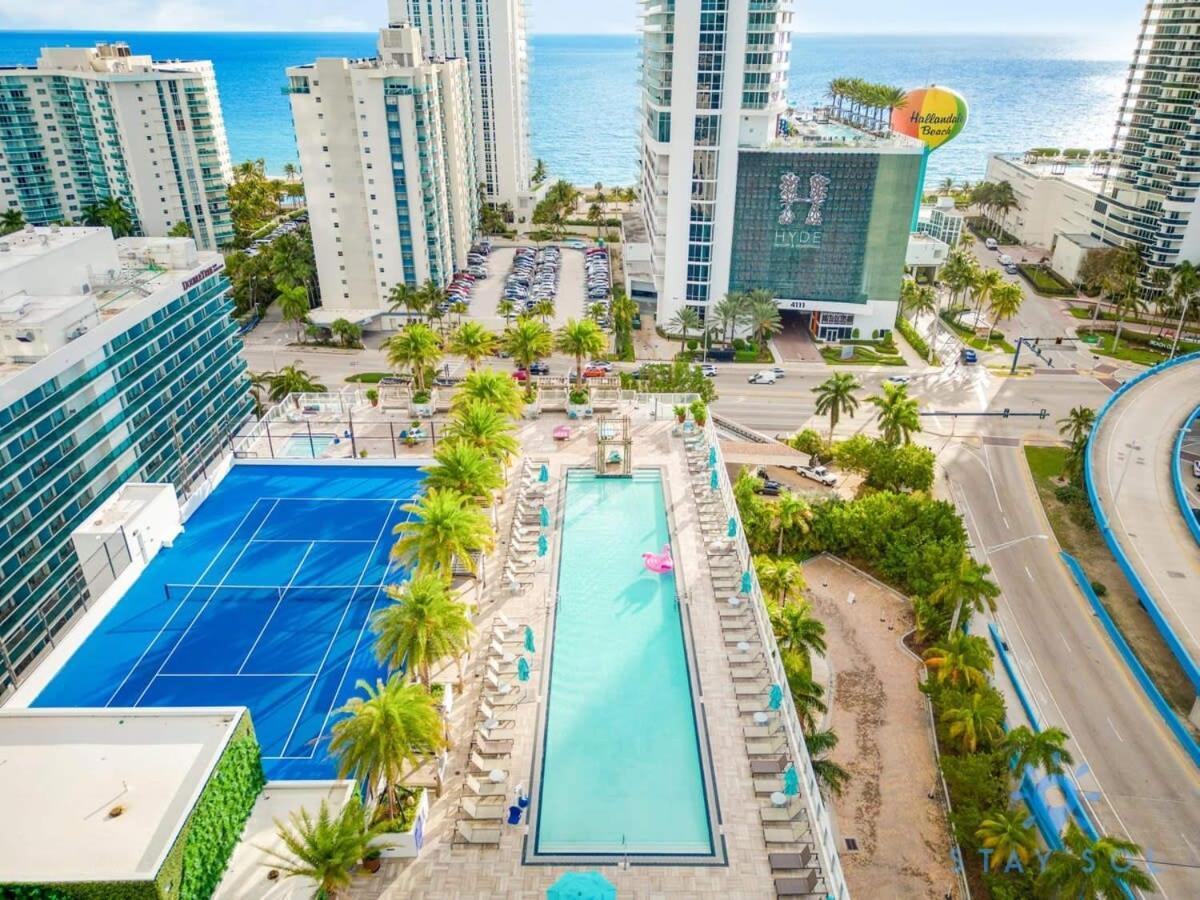 Wrap Around Balcony - Insane Views - Amazing Pools Daire Hollywood Dış mekan fotoğraf