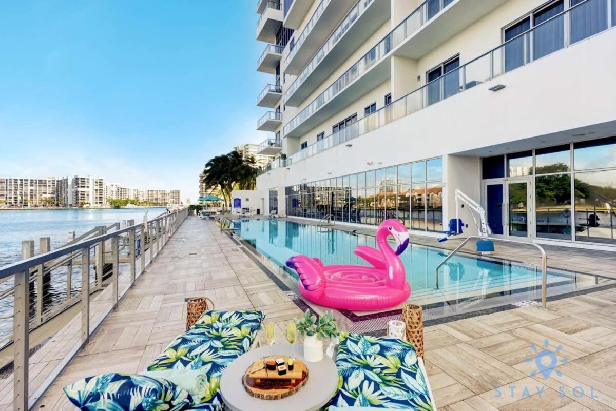Wrap Around Balcony - Insane Views - Amazing Pools Daire Hollywood Dış mekan fotoğraf