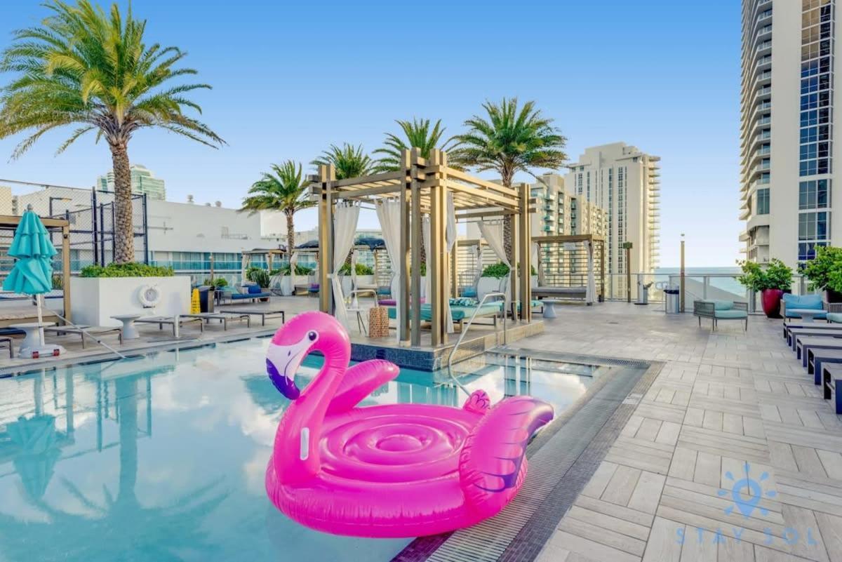 Wrap Around Balcony - Insane Views - Amazing Pools Daire Hollywood Dış mekan fotoğraf